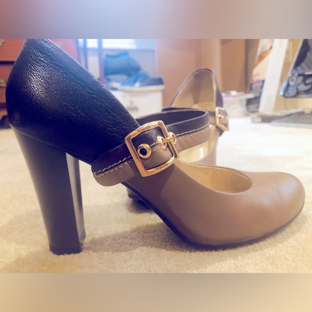 - Caramel&Espresso Botto Leather Heel Shoes with a Buckle